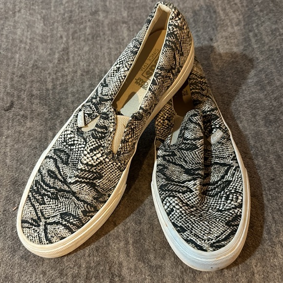 Women’s Snake print Keds. Size 8 - Picture 5 of 5